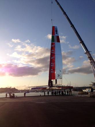 Coppa America: Luna Rossa si veste da catamarano