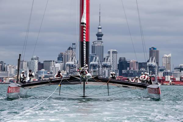 Coppa America: prove tecniche in mare, primo show Luna Rossa