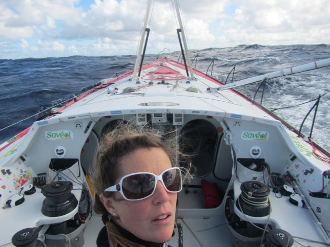 Vendee Globe: Samantha Davies disalbera ma sta bene