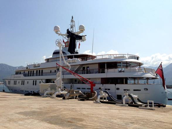 Studenti USA “dirottano” GPS di un superyacht