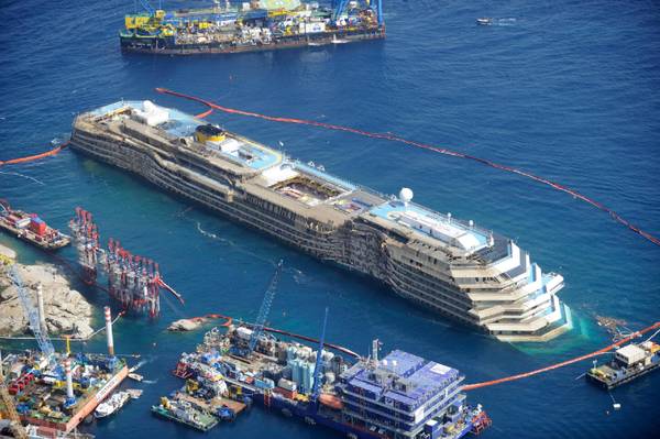 Concordia: sfida vinta. Relitto è di nuovo in piedi