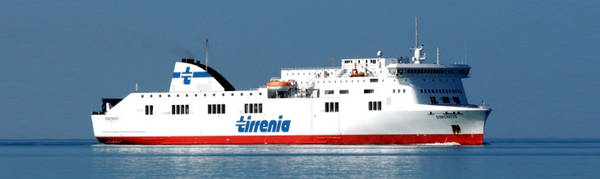 Naufraghi salvati da equipaggio Tirrenia in coste Sardegna