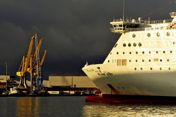 Trasporti: Confitarma, intesa su imbarco allievi su navi