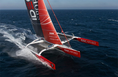 Trofeo Jules Verne  Con lo squalo attaccato al timone