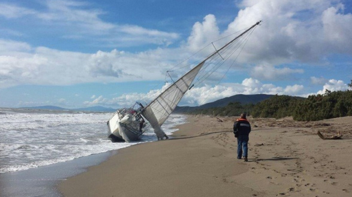 Naufragio a Castiglione della Pescaia: muore un velista 79enne